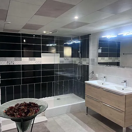 Bel Appartement, Deux Chambres, Deux Salles De Bain Appartamento